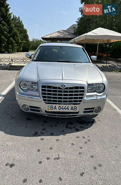 Характеристики Chrysler 300C Седан