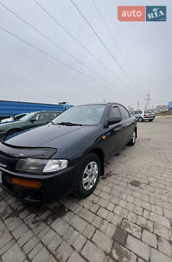 Характеристики Mazda 323 Седан