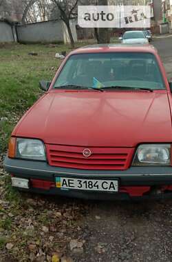 Характеристики Opel Ascona Седан