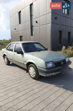 Характеристики Opel Ascona Седан