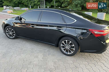 Характеристики Toyota Avalon Седан