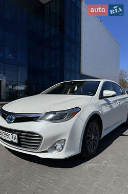 Характеристики Toyota Avalon Седан