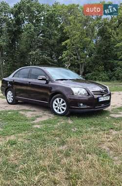 Характеристики Toyota Avensis Седан