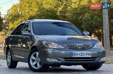 Характеристики Toyota Camry Седан