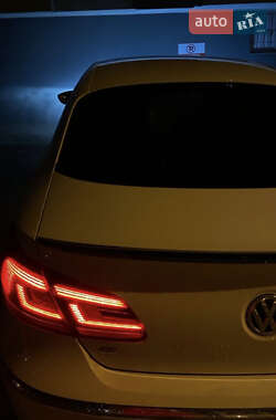 Характеристики Volkswagen CC / Passat CC Седан