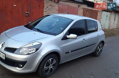 Характеристики Renault Clio Седан