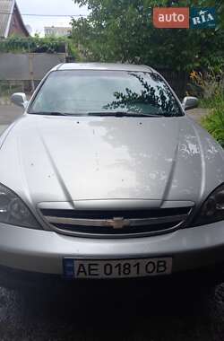 Характеристики Chevrolet Evanda Седан