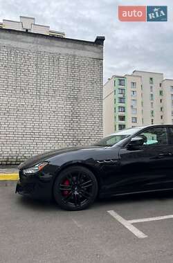 Характеристики Maserati Ghibli Седан