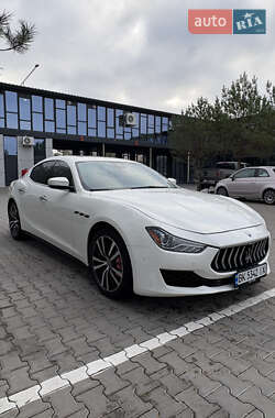Характеристики Maserati Ghibli Седан