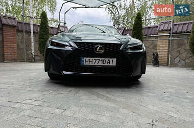 Характеристики Lexus IS Седан