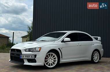 Характеристики Mitsubishi Lancer Evolution Седан