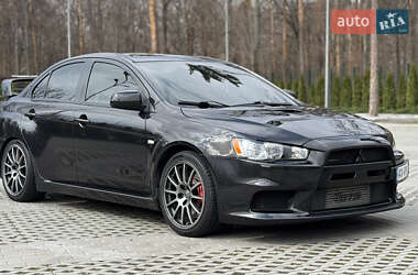 Характеристики Mitsubishi Lancer Evolution Седан