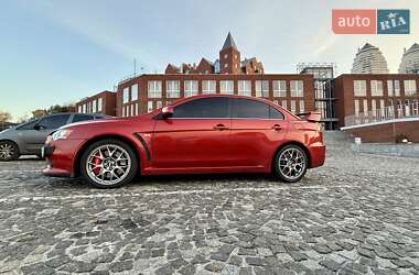 Характеристики Mitsubishi Lancer Evolution Седан