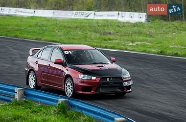 Характеристики Mitsubishi Lancer Evolution Седан