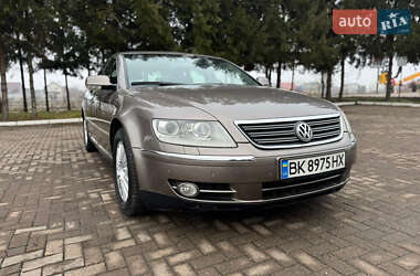 Характеристики Volkswagen Phaeton Седан