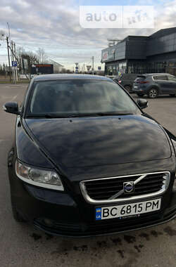 Характеристики Volvo S40 Седан