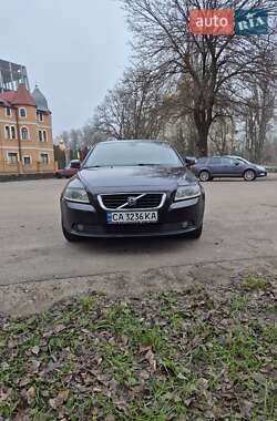 Характеристики Volvo S40 Седан