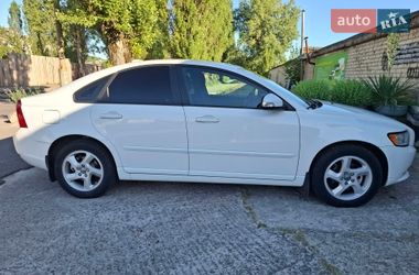 Характеристики Volvo S40 Седан