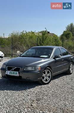 Характеристики Volvo S60 Седан