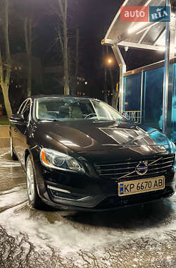 Характеристики Volvo S60 Седан