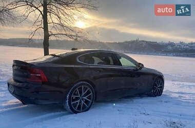 Характеристики Volvo S90 Седан