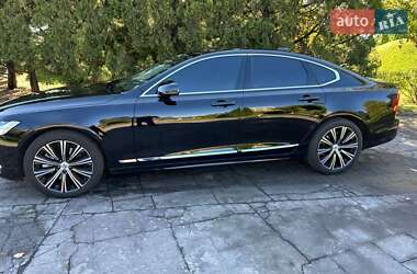 Характеристики Volvo S90 Седан