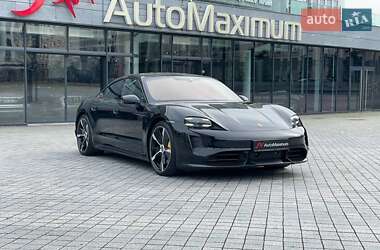 Цены Porsche Taycan Седан