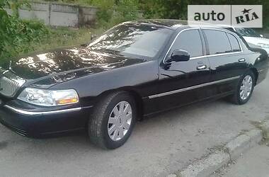 Характеристики Lincoln Town Car Седан