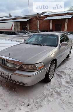 Характеристики Lincoln Town Car Седан