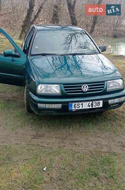 Характеристики Volkswagen Vento Седан