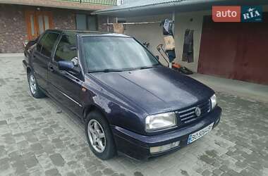 Характеристики Volkswagen Vento Седан