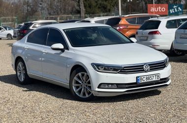 Ціни Volkswagen Седан в Стрию