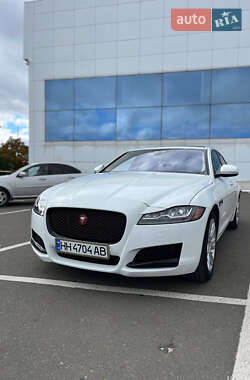 Характеристики Jaguar XF Седан