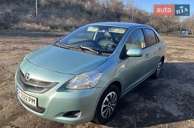 Характеристики Toyota Yaris Седан