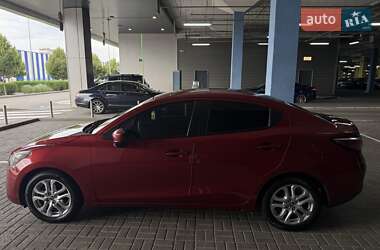Характеристики Toyota Yaris Седан