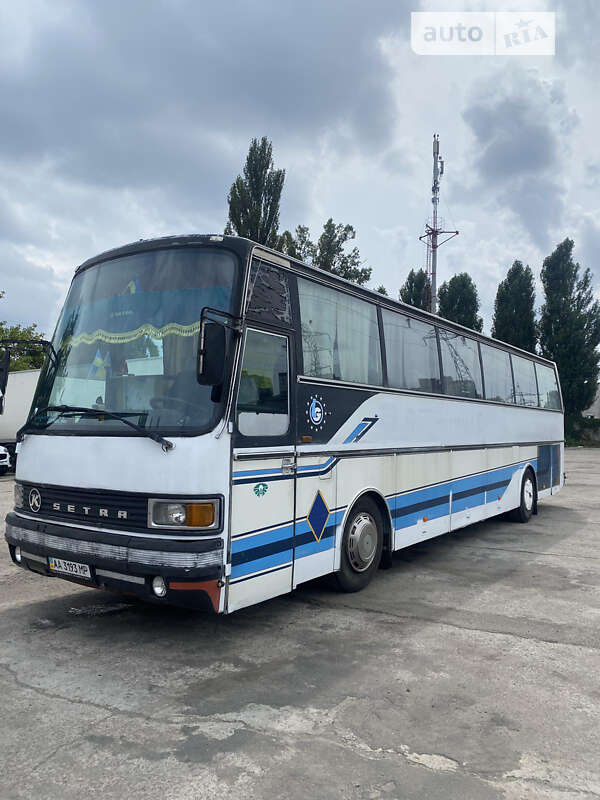 Setra S 215