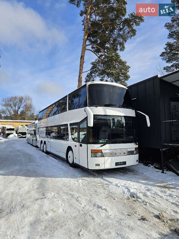 Setra S 328