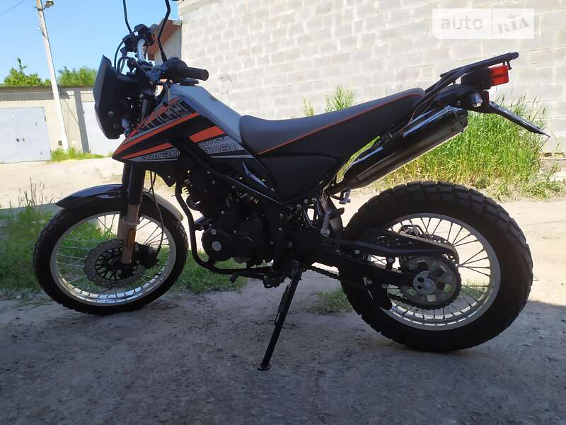 Мотоцикл Багатоцільовий (All-round) Shineray Tricker 250