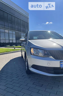 Skoda Fabia  2015