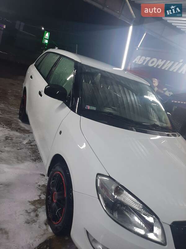 Хетчбек Skoda Fabia