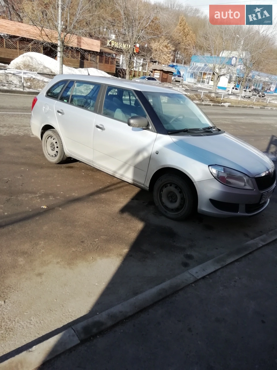 2011 Skoda Fabia - мініатюра 2