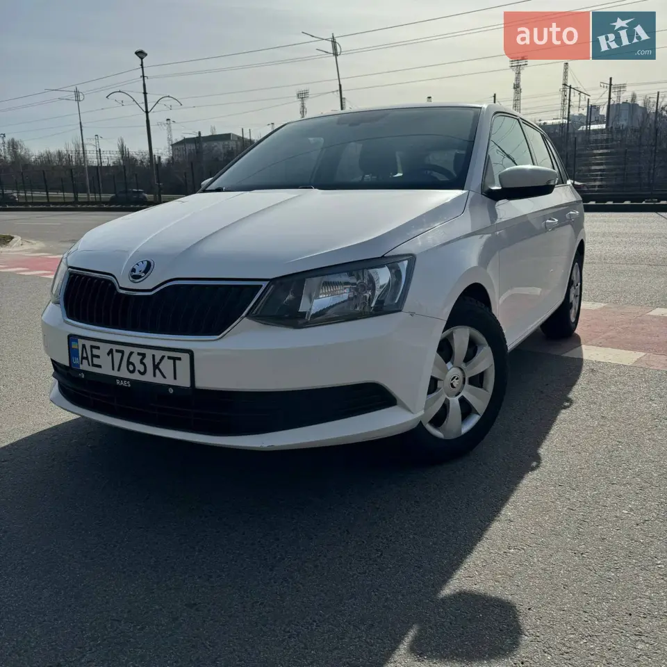 2015 Skoda Fabia - фото 1