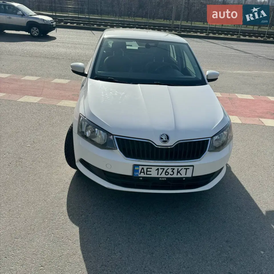 2015 Skoda Fabia - мініатюра 2