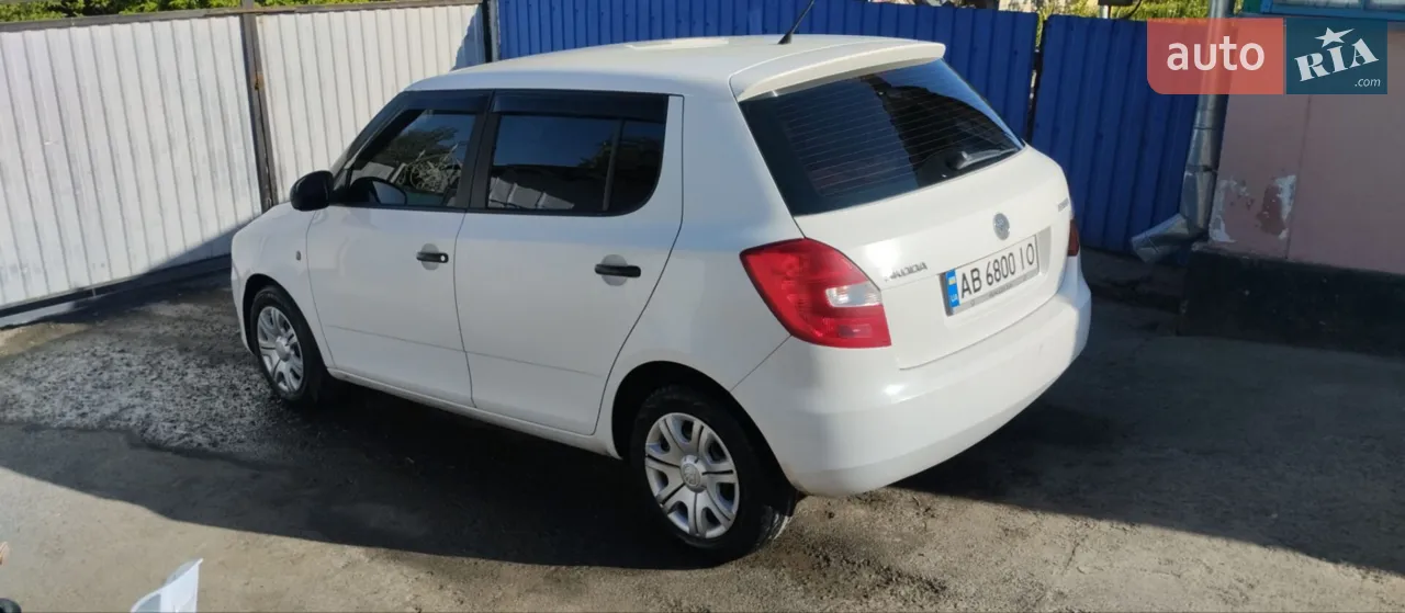 2014 Skoda Fabia - мініатюра 2