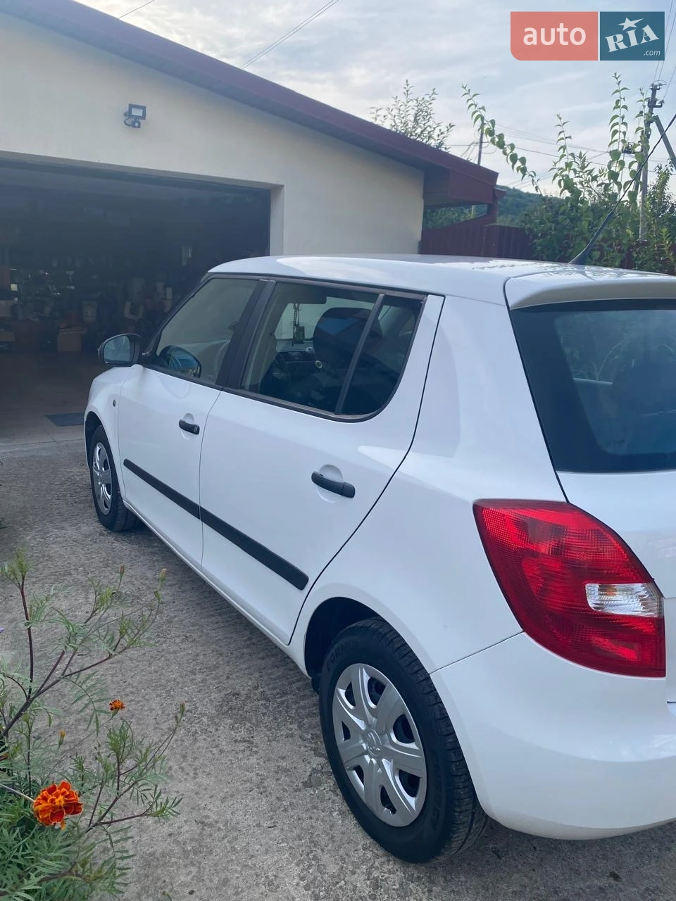 2011 Skoda Fabia - мініатюра 3