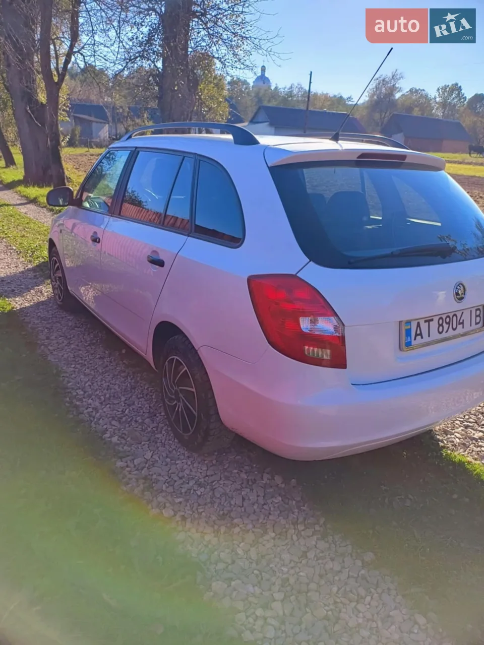 2011 Skoda Fabia - мініатюра 2