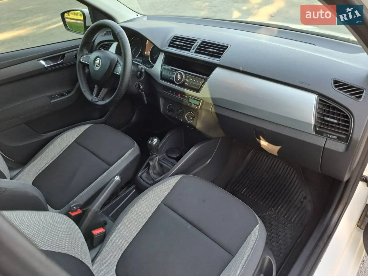 2016 Skoda Fabia - мініатюра 2