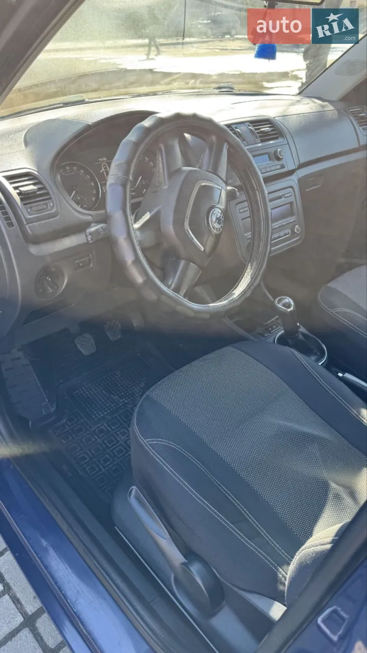 2011 Skoda Fabia - мініатюра 5