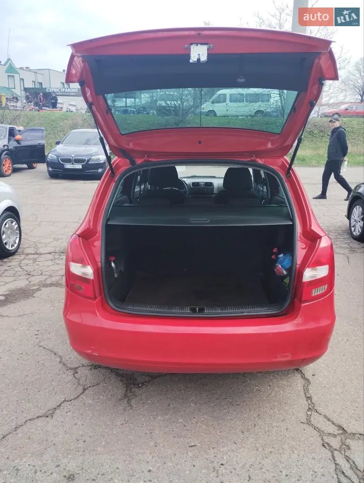 2013 Skoda Fabia - мініатюра 3