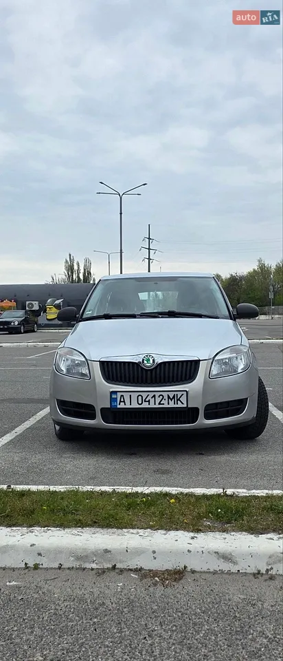 2010 Skoda Fabia - мініатюра 2